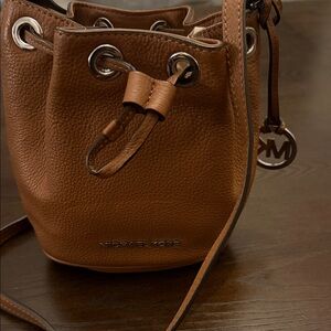 Michael Kors Jules Pebbled Leather Drawsting Mini Crossbody Bucket Bag